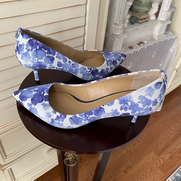 MICHAEL Michael Kors Flex Kitten Heel Pump NWOT - Picture 5 of 10